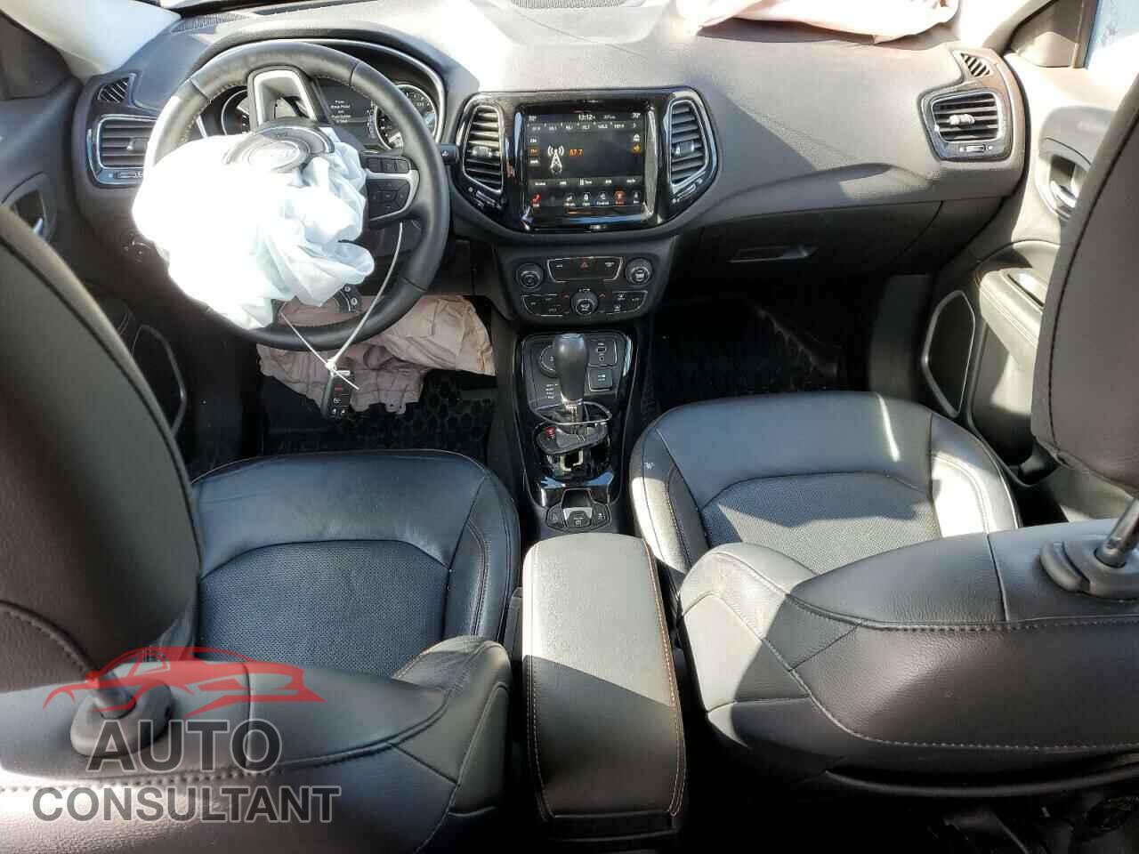 JEEP COMPASS 2018 - 3C4NJDCB8JT104716