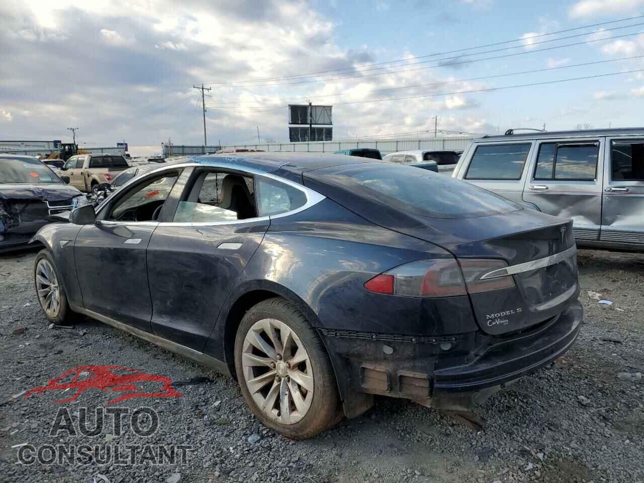 TESLA MODEL S 2013 - 5YJSA1CN8DFP22472