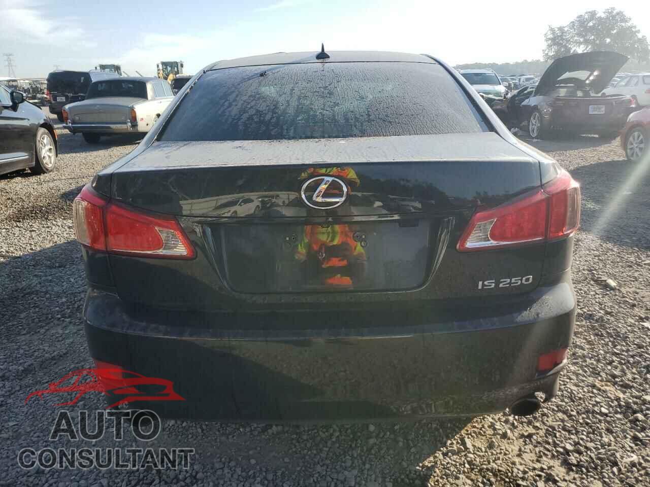 LEXUS IS 2011 - JTHBF5C27B5133344