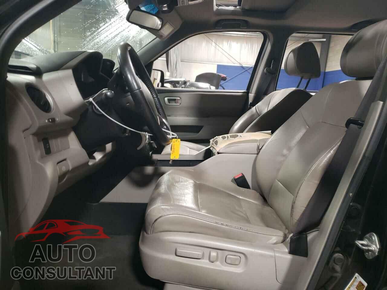 HONDA PILOT 2011 - 5FNYF4H79BB004675