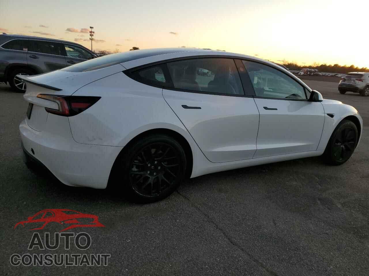 TESLA MODEL 3 2024 - 5YJ3E1EA7RF739872