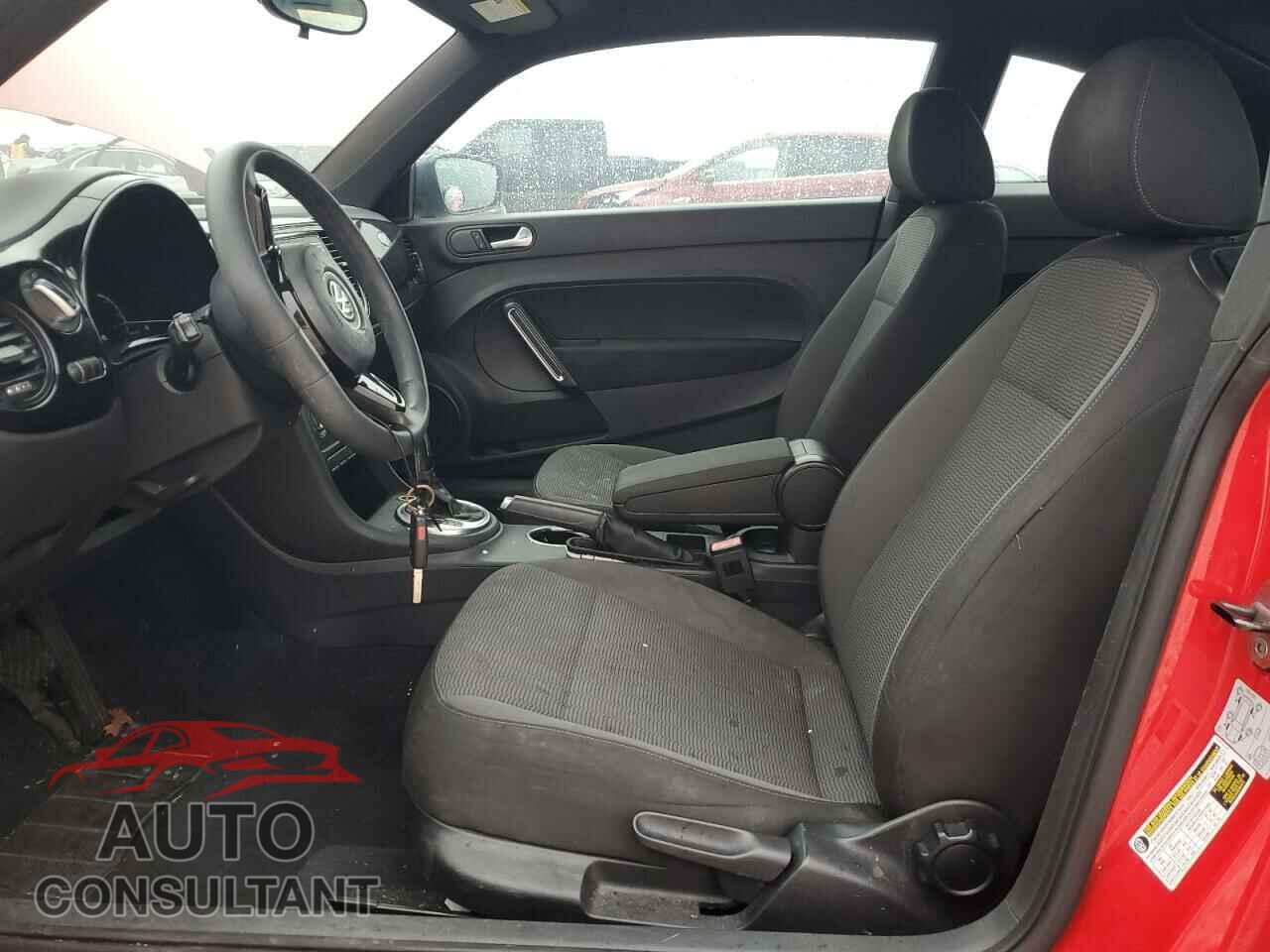 VOLKSWAGEN BEETLE 2014 - 3VWF17AT2EM638275