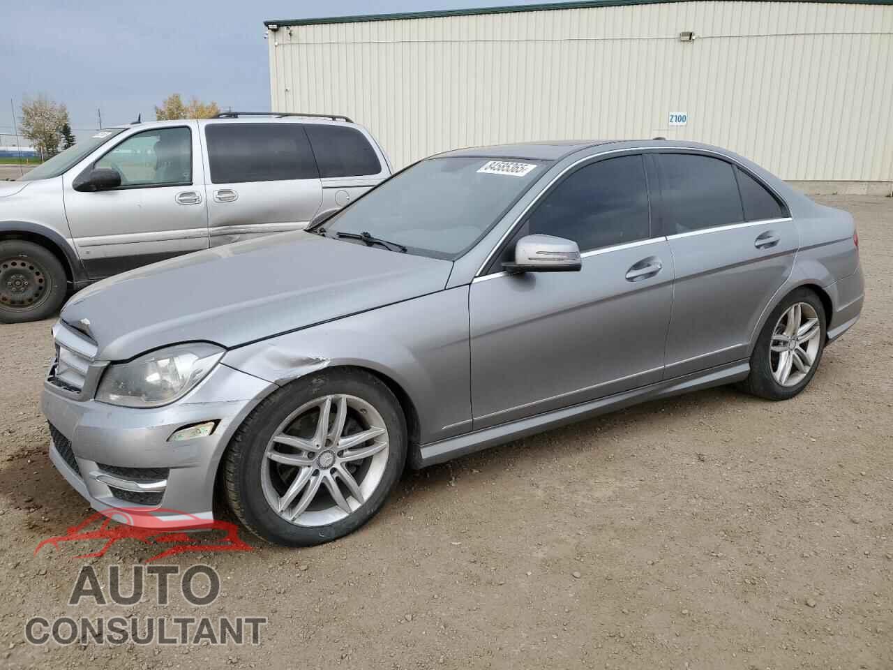 MERCEDES-BENZ C-CLASS 2012 - WDDGF8FB9CA700852