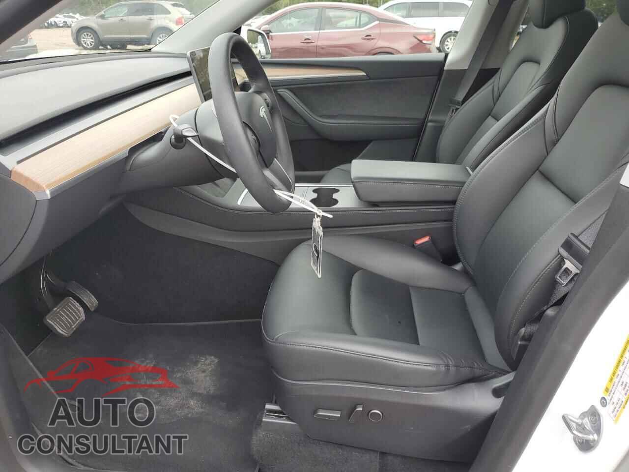 TESLA MODEL Y 2024 - 7SAYGDEE3RA282157