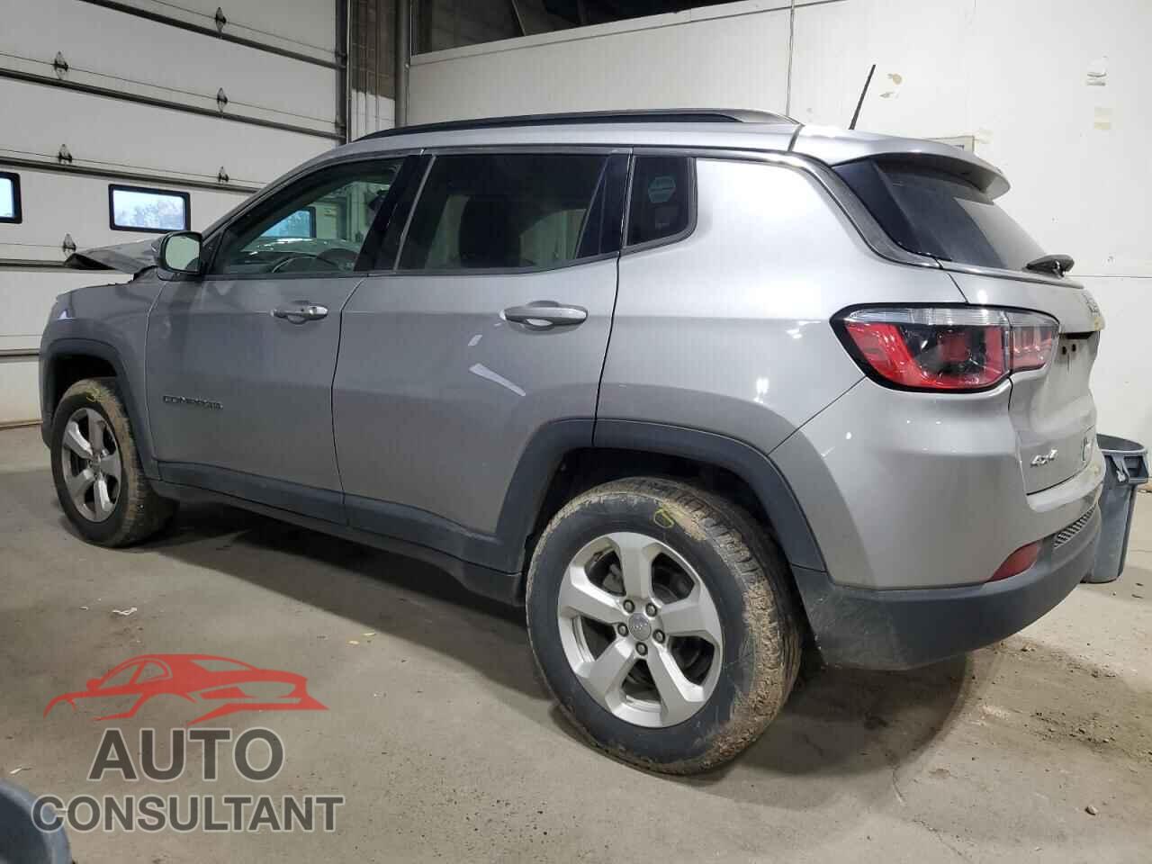 JEEP COMPASS 2018 - 3C4NJDBB3JT139116