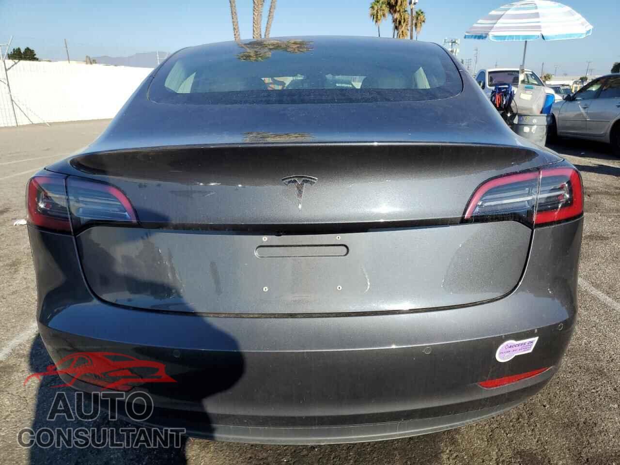 TESLA MODEL 3 2018 - 5YJ3E1EA2JF052805