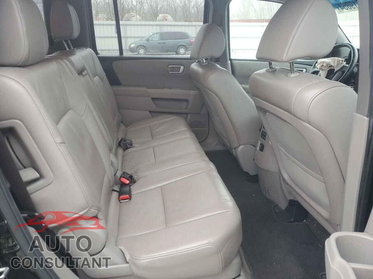 HONDA PILOT 2013 - 5FNYF4H77DB013944