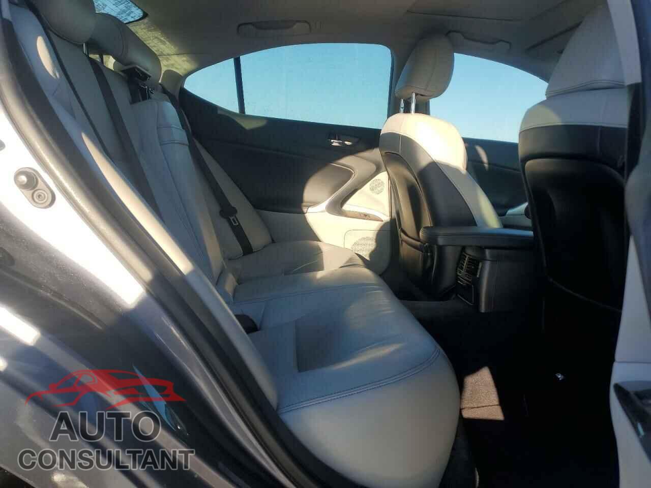 LEXUS IS 2012 - JTHCF5C29C5057955