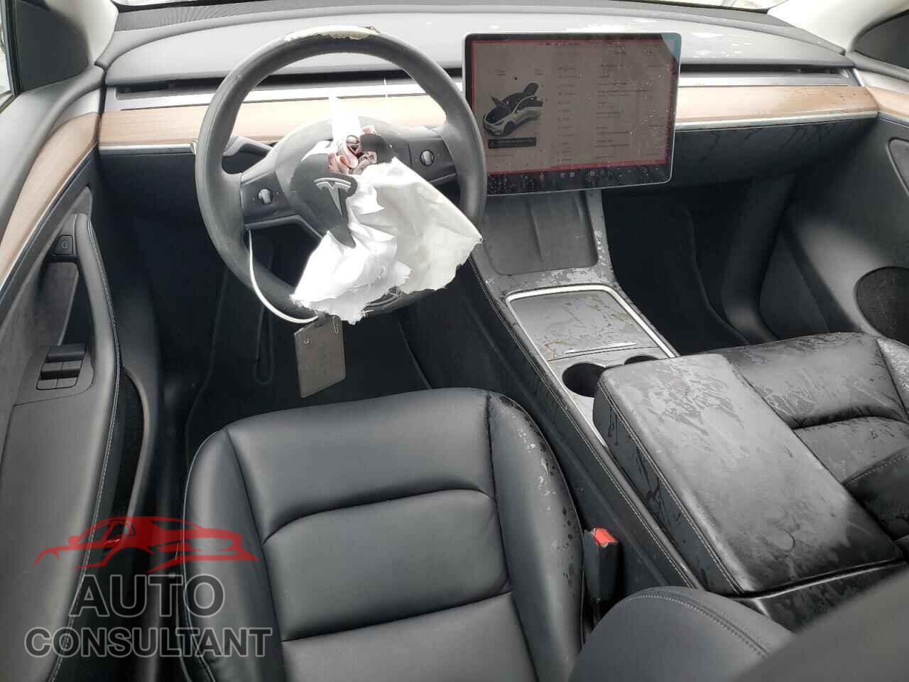 TESLA MODEL Y 2024 - 7SAYGDED1RF194539