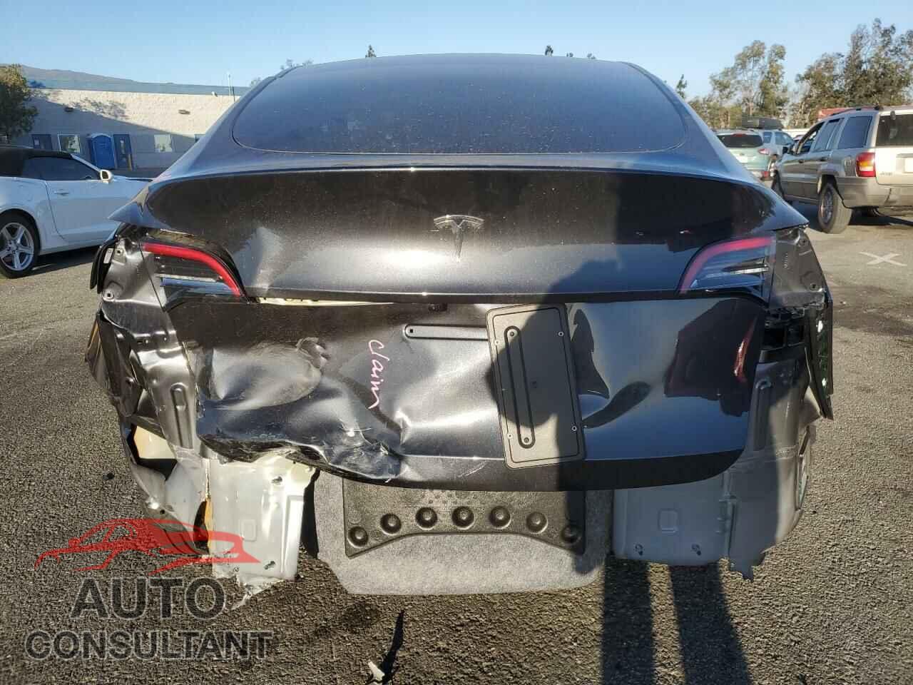 TESLA MODEL Y 2024 - 7SAYGDED2RF200414