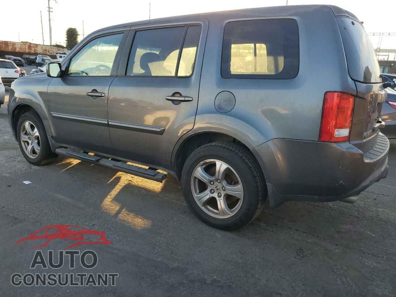 HONDA PILOT 2013 - 5FNYF3H42DB008411