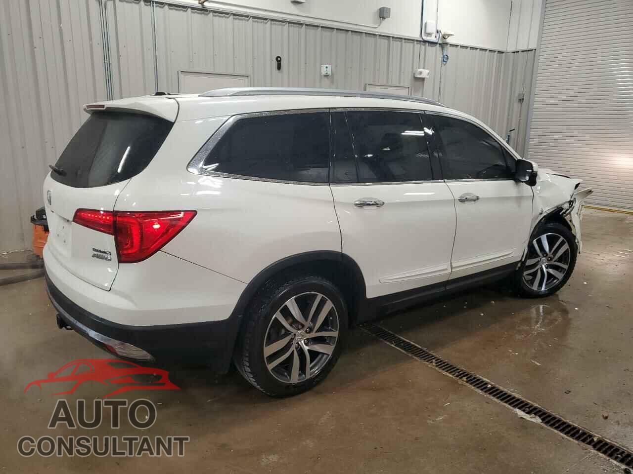 HONDA PILOT 2017 - 5FNYF6H90HB094658