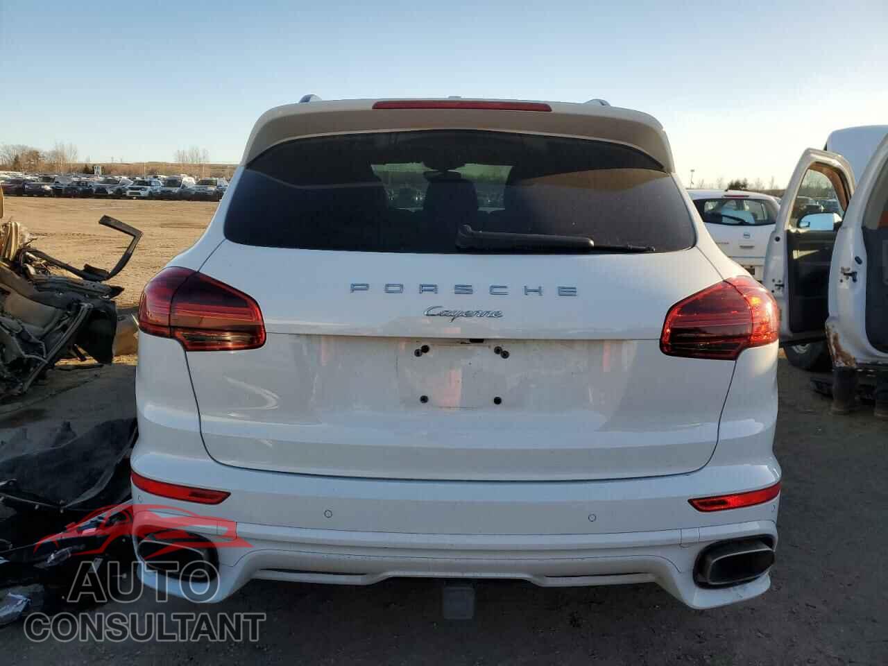 PORSCHE CAYENNE 2018 - WP1AA2A20JKA01473