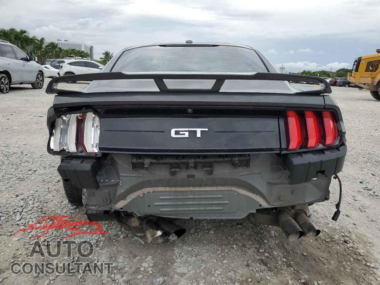 FORD MUSTANG 2018 - 1FA6P8CF0J5116779