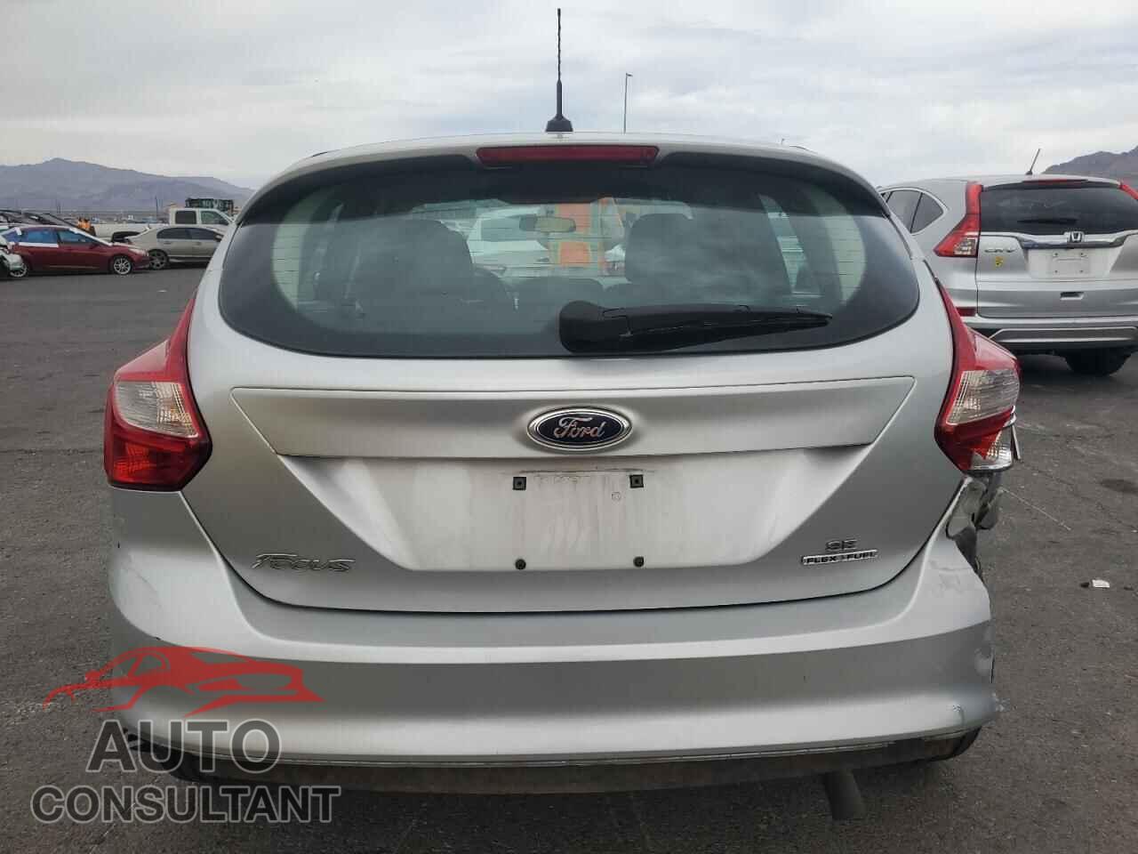 FORD FOCUS 2013 - 1FADP3K2XDL318571