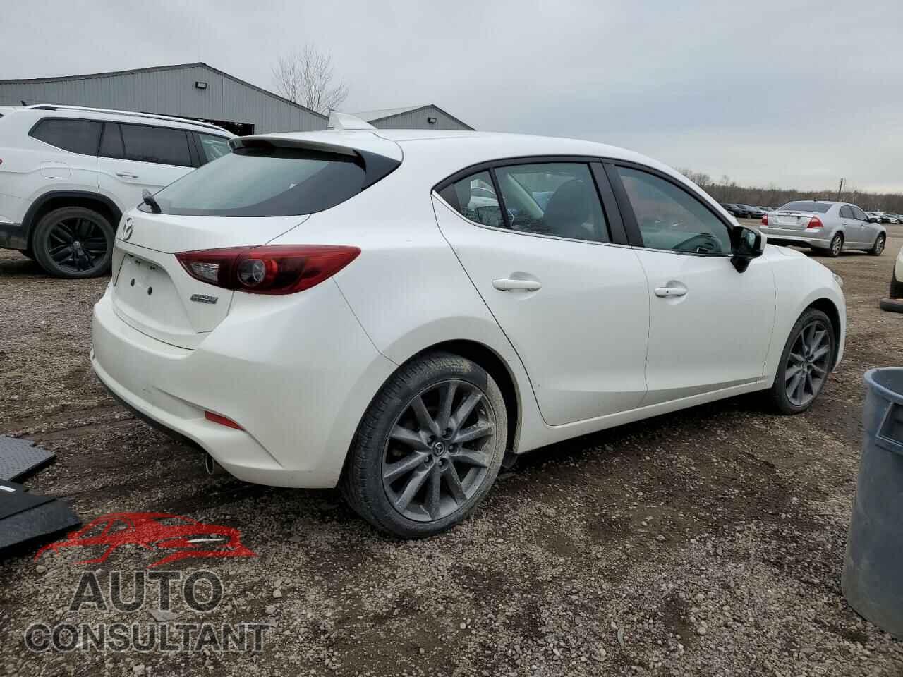 MAZDA 3 2018 - 3MZBN1M35JM213932