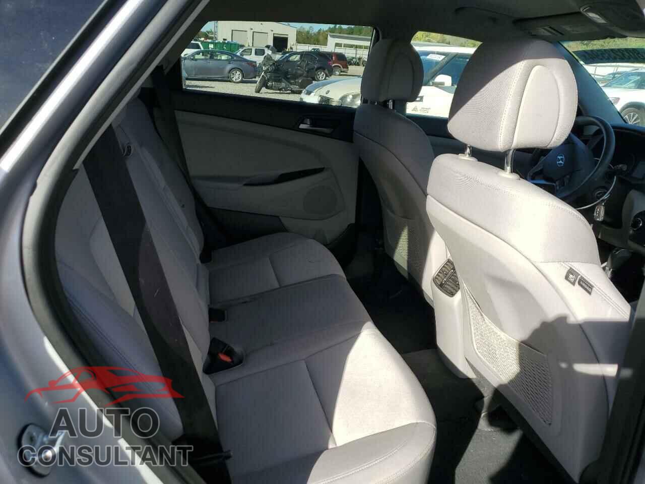 HYUNDAI TUCSON 2017 - KM8J3CA21HU385341