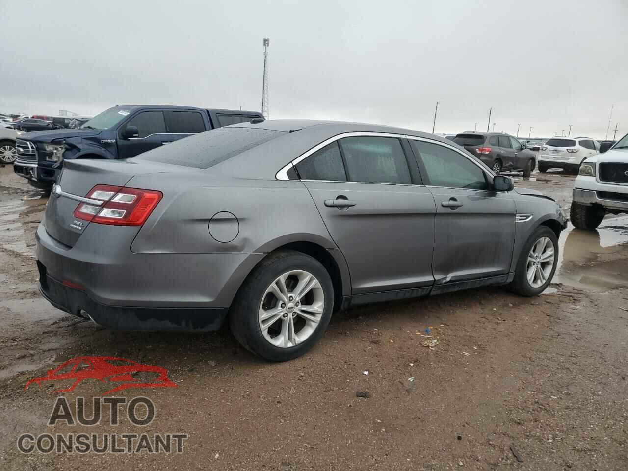 FORD TAURUS 2019 - 1FAHP2E82EG174357