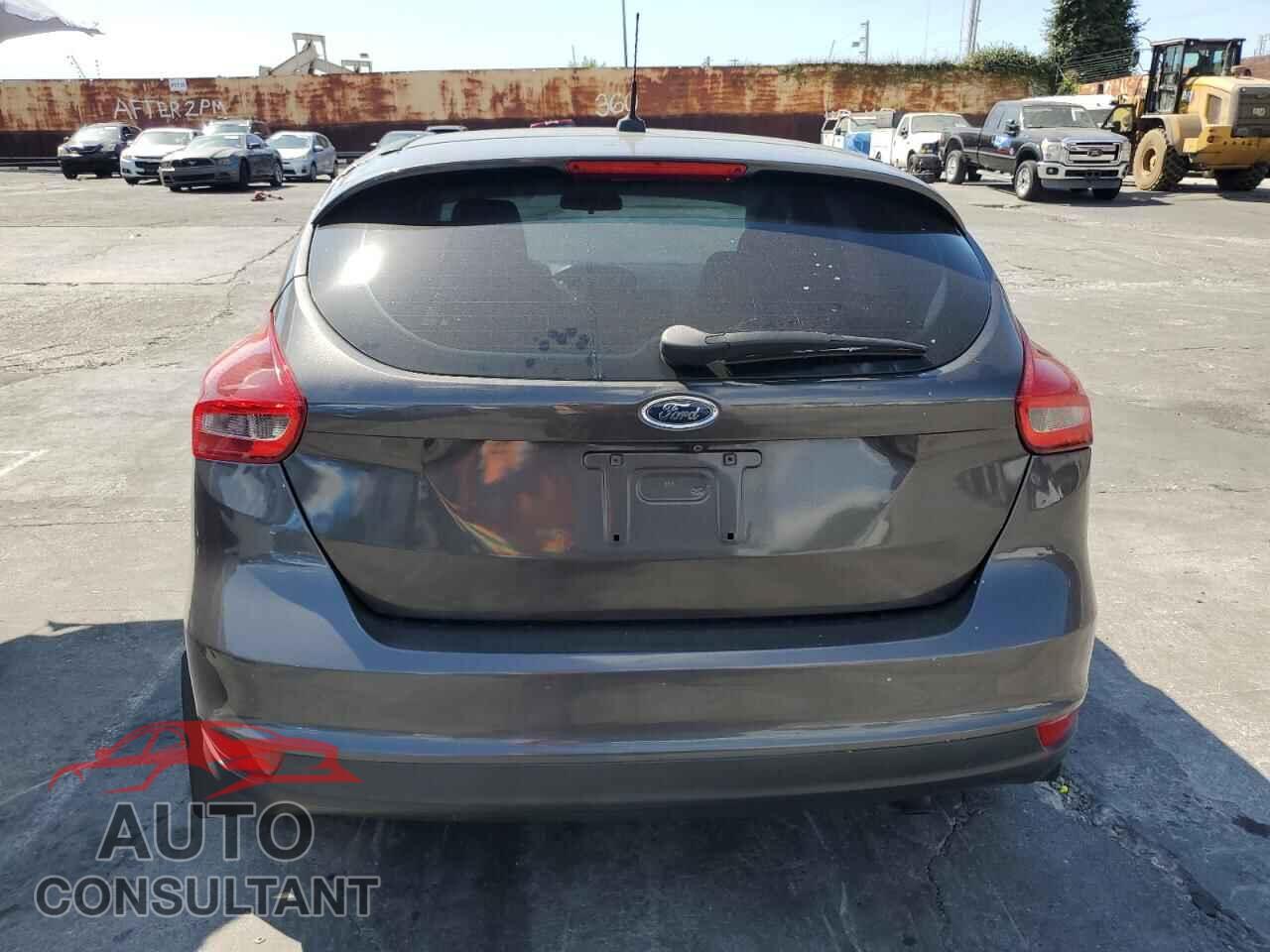 FORD FOCUS 2018 - 1FADP3K27JL331094