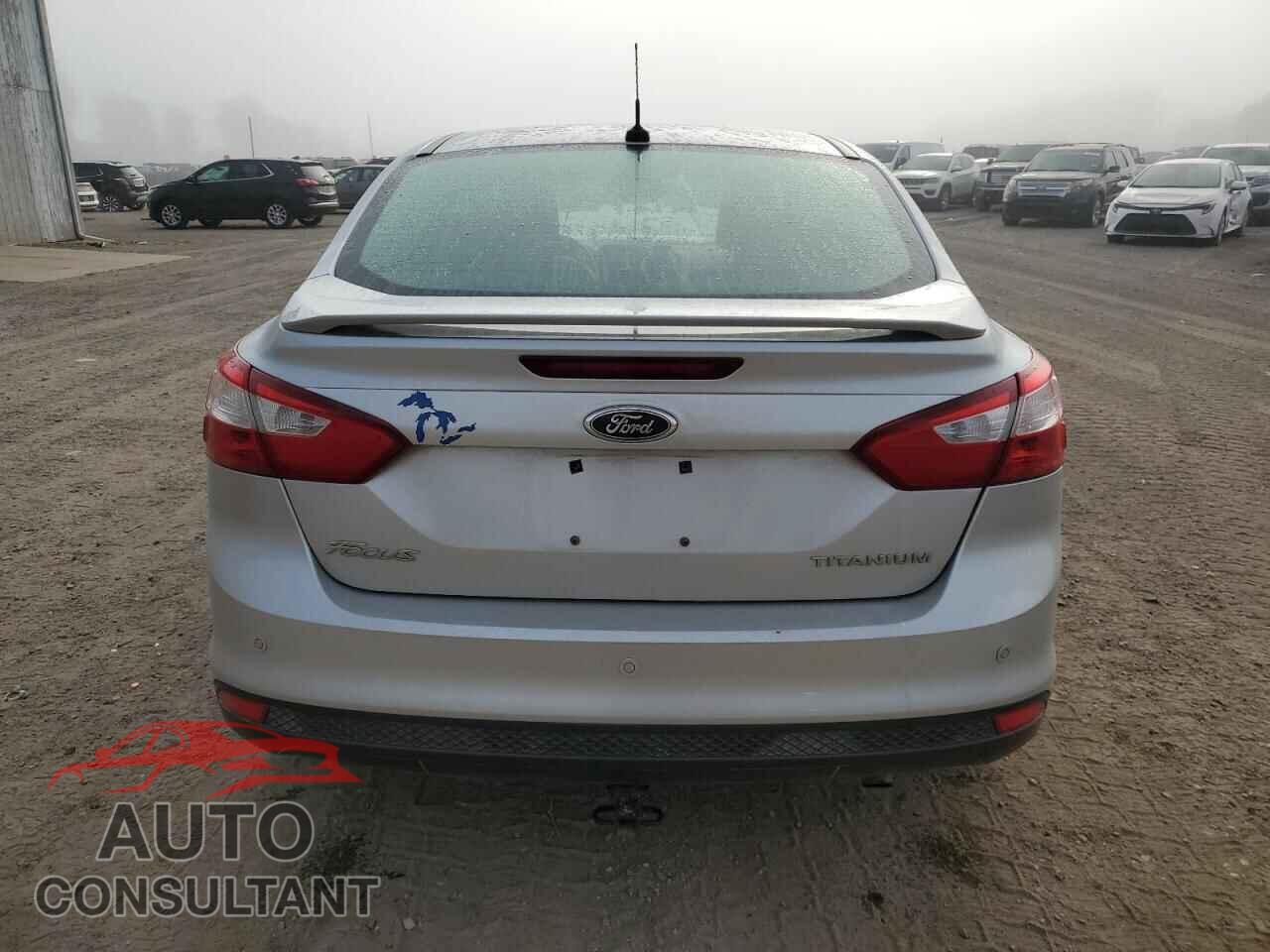 FORD FOCUS 2012 - 1FAHP3J22CL174077