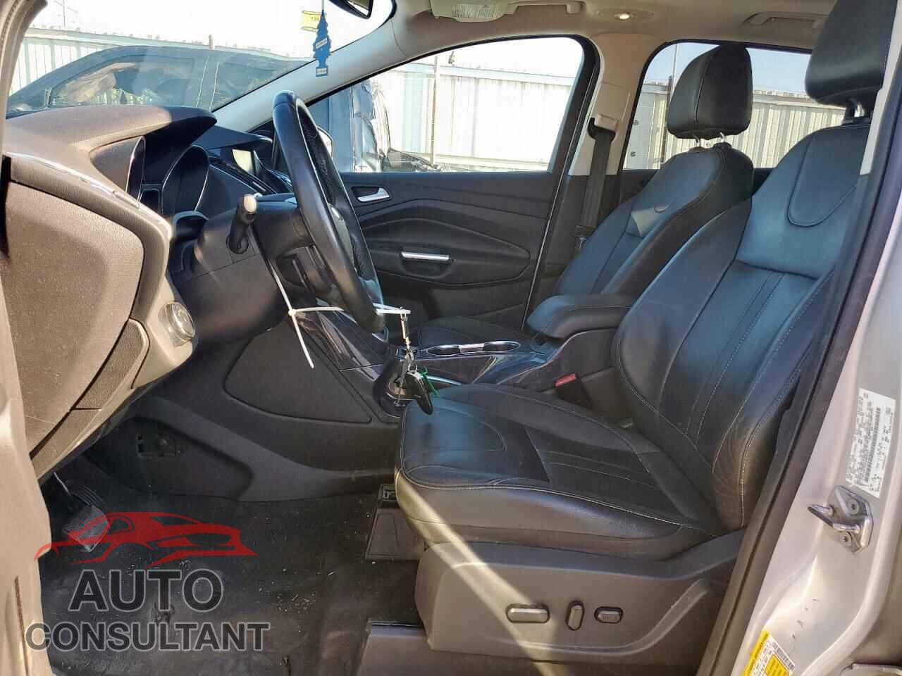 FORD ESCAPE 2013 - 1FMCU9J9XDUB08381