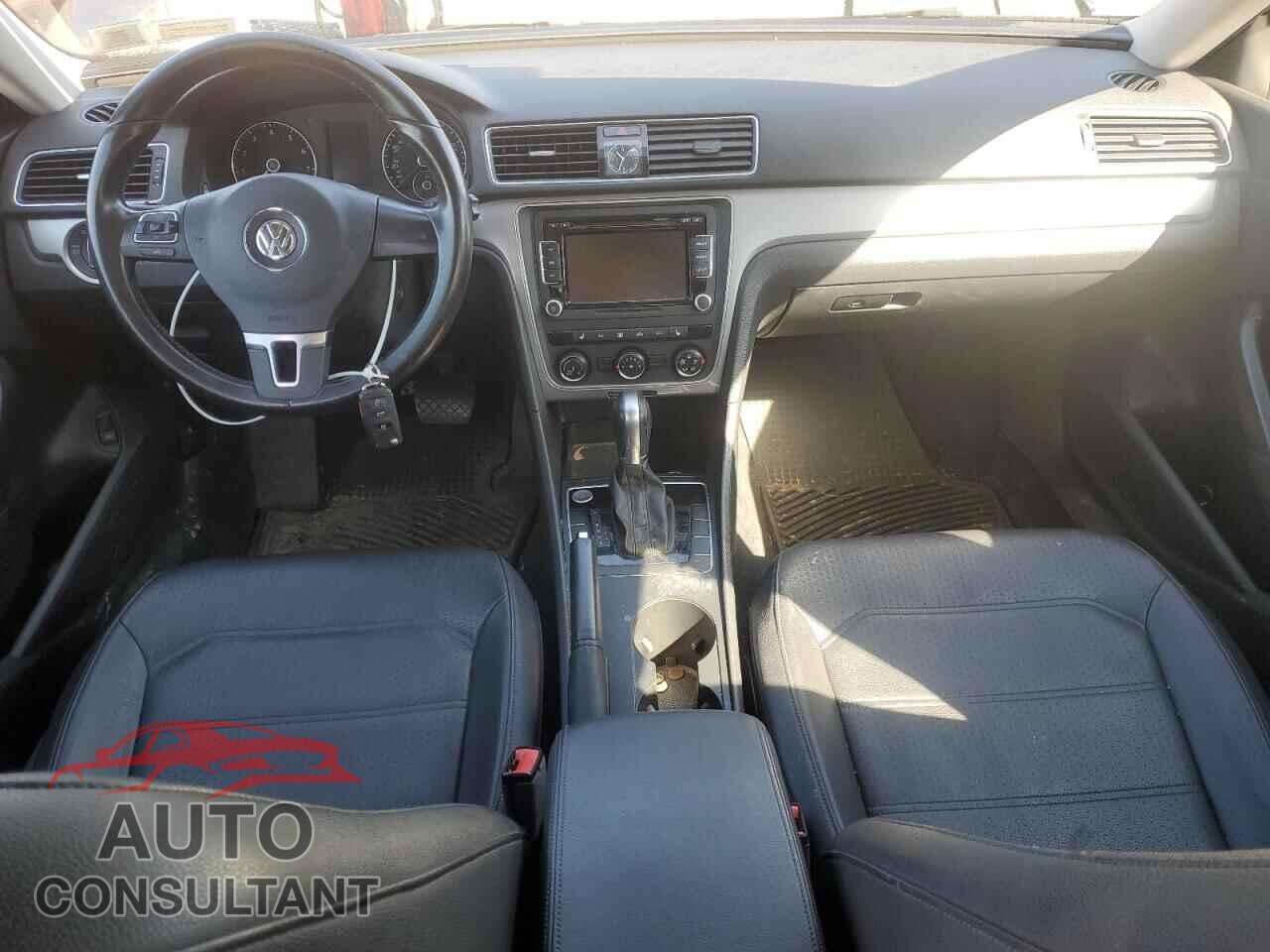 VOLKSWAGEN PASSAT 2015 - 1VWAT7A39FC111423