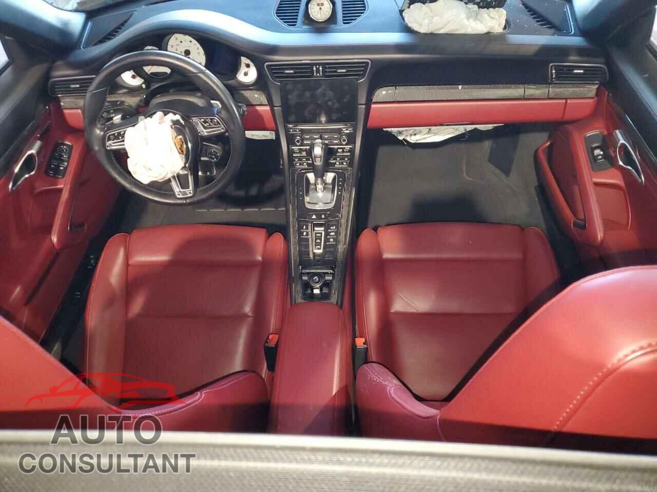 PORSCHE 911 2017 - WP0CB2A90HS154952