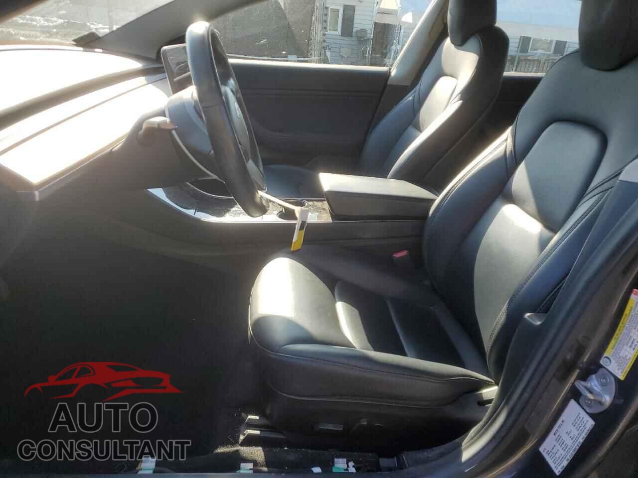 TESLA MODEL 3 2019 - 5YJ3E1EB6KF192155