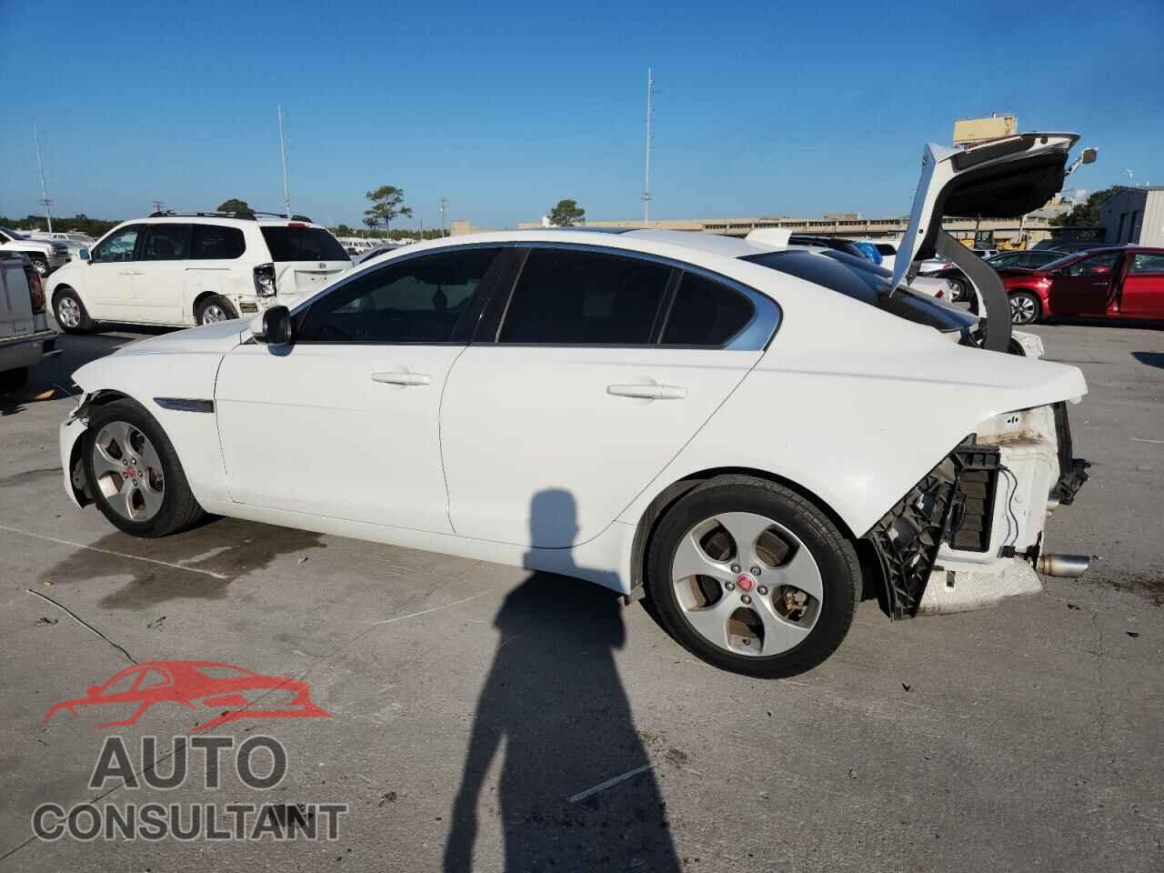 JAGUAR XE 2017 - SAJAR4BG2HA976185