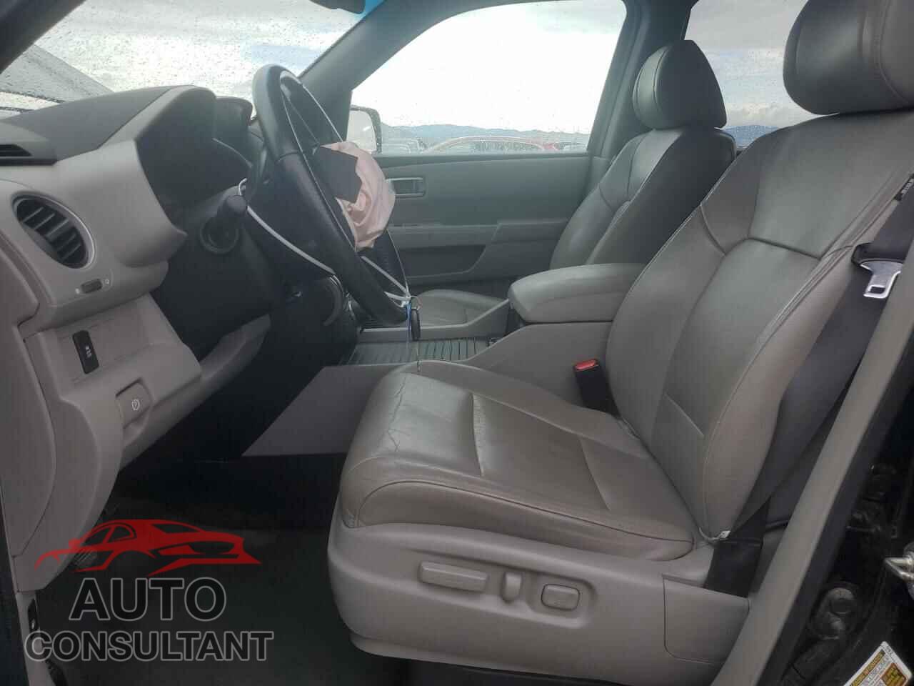 HONDA PILOT 2015 - 5FNYF4H64FB015497