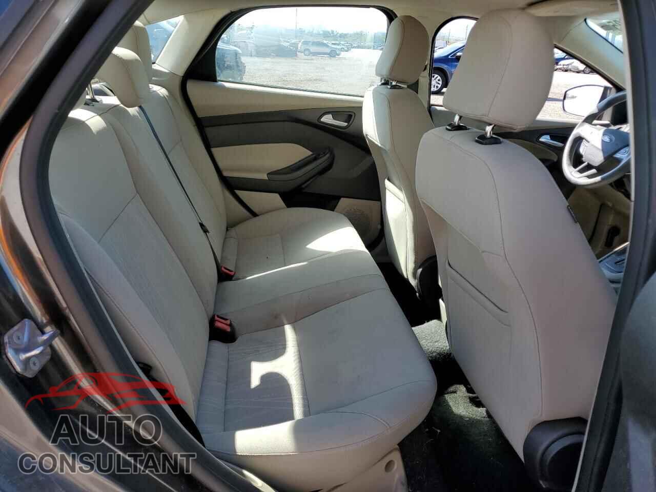FORD FOCUS 2015 - 1FADP3F25FL341706