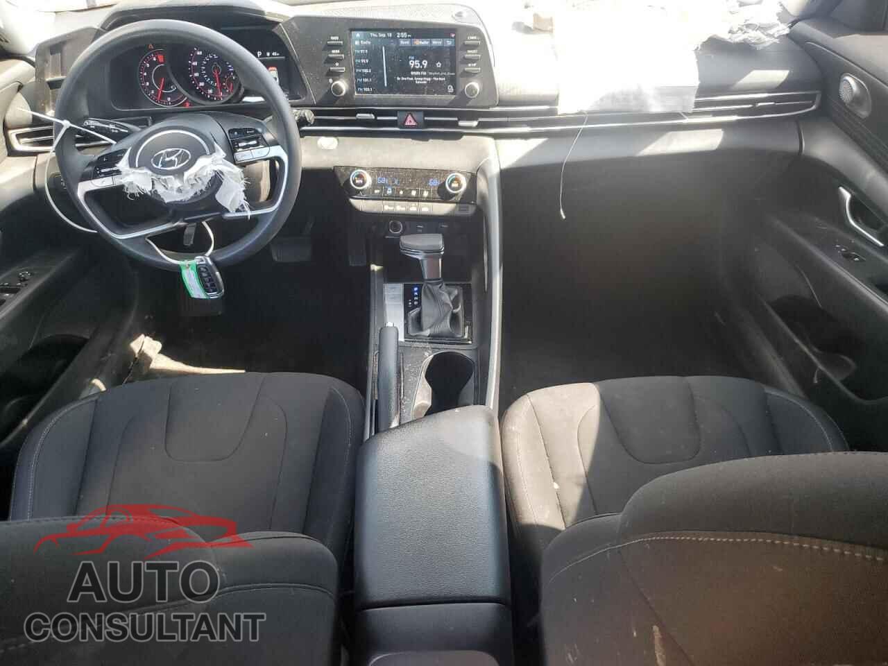HYUNDAI ELANTRA 2023 - 5NPLM4AG3PH104757