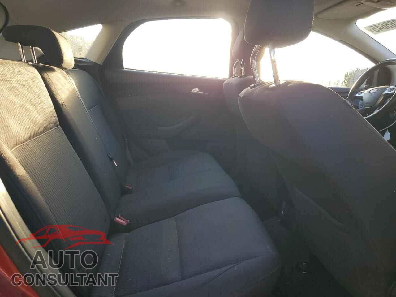 FORD FOCUS 2012 - 1FAHP3M26CL114170