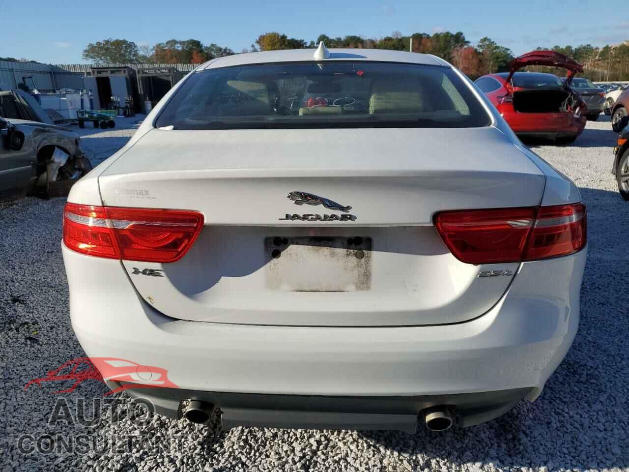 JAGUAR XE 2018 - SAJAR4FX7JCP27482