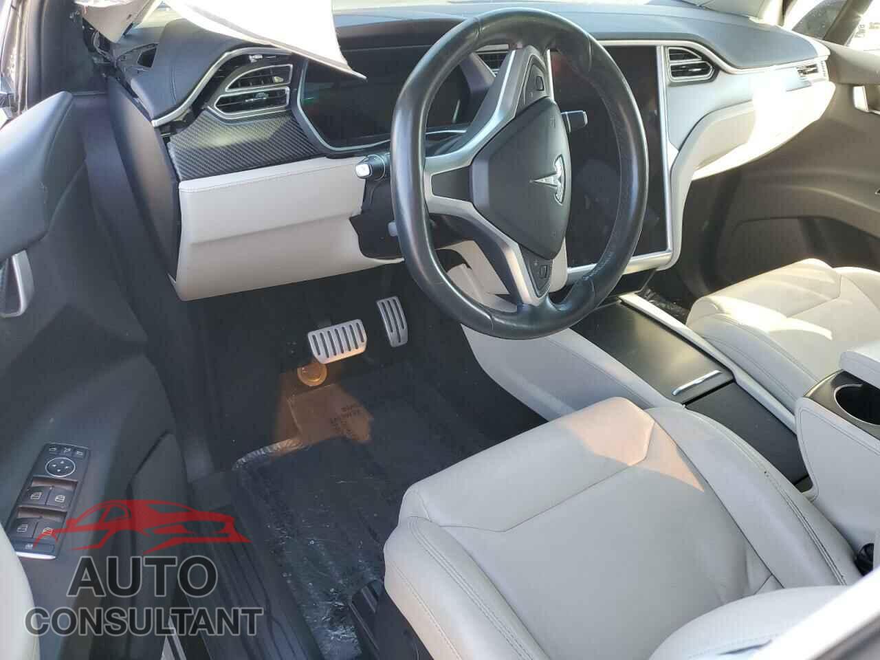 TESLA MODEL X 2017 - 5YJXCBE4XHF077355