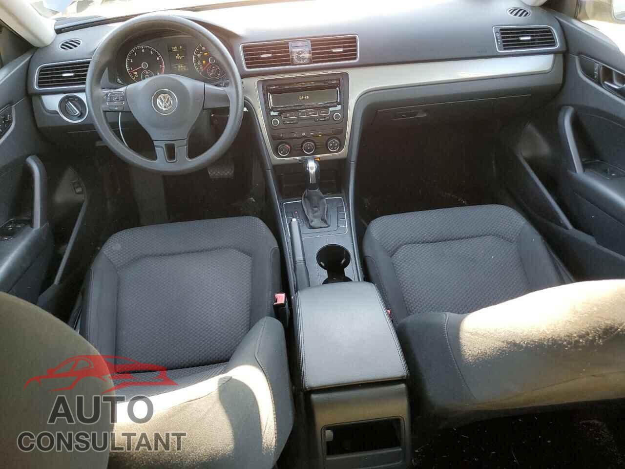VOLKSWAGEN PASSAT 2014 - 1VWAT7A32EC061656