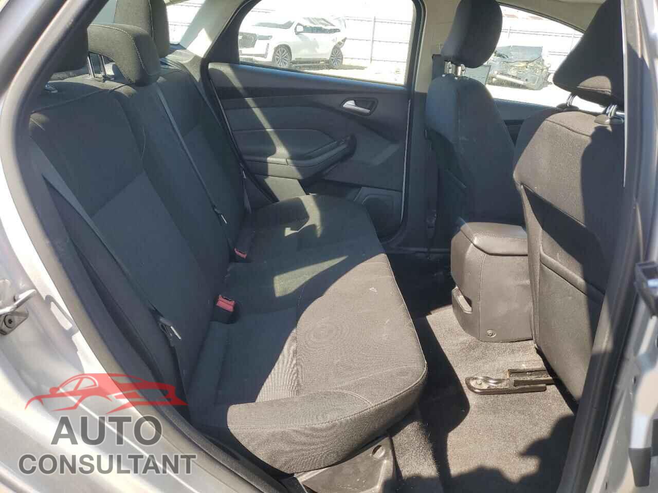 FORD FOCUS 2017 - 1FADP3F20HL285693