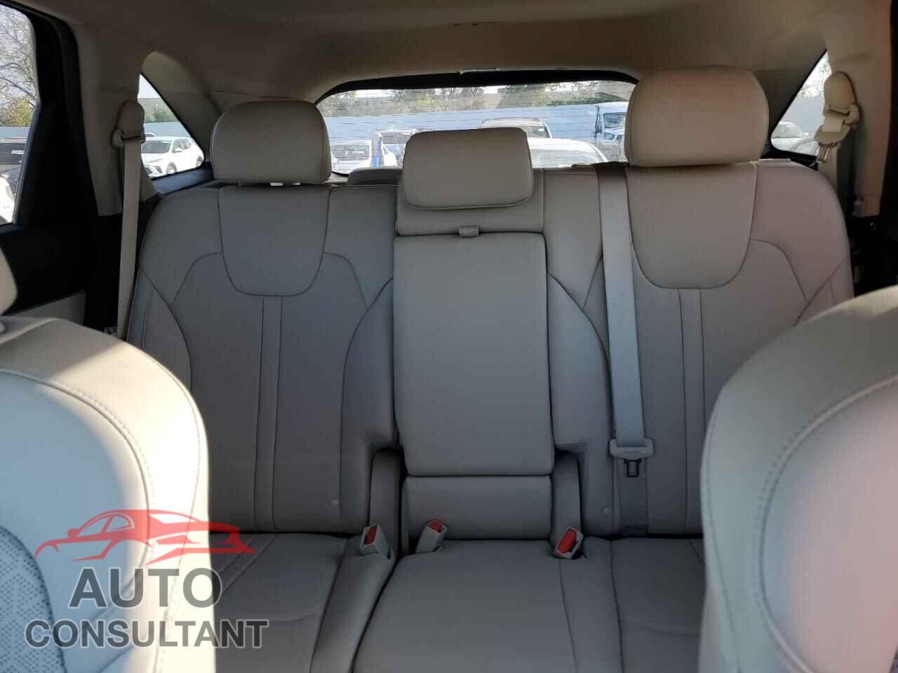 KIA SORENTO 2023 - 5XYRL4LC2PG212835