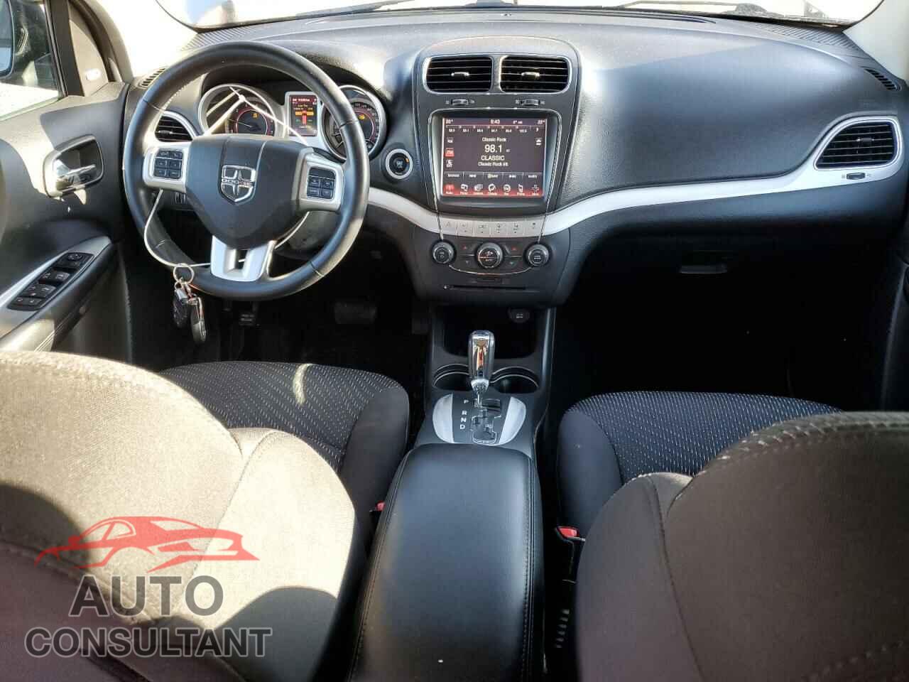 DODGE JOURNEY 2015 - 3C4PDCCG7FT657712