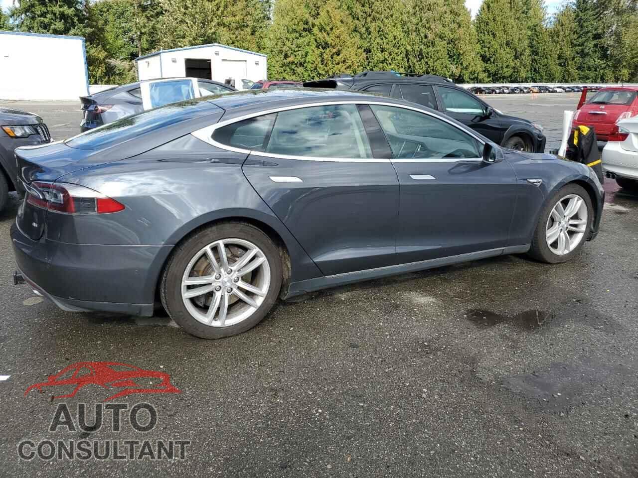TESLA MODEL S 2015 - 5YJSA1H18FFP64651