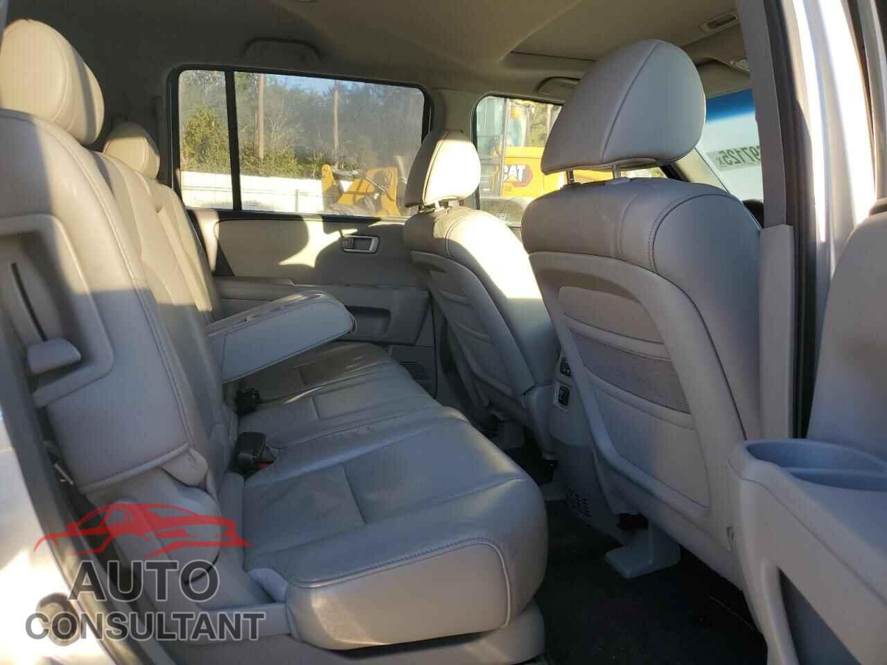 HONDA PILOT 2011 - 5FNYF3H56BB037769