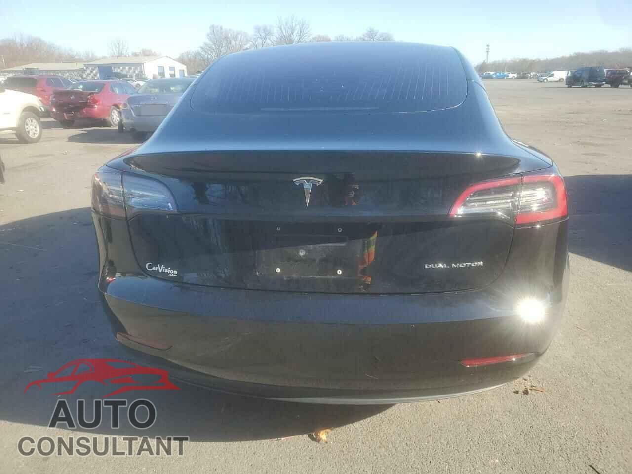 TESLA MODEL 3 2018 - 5YJ3E1EB8JF144249