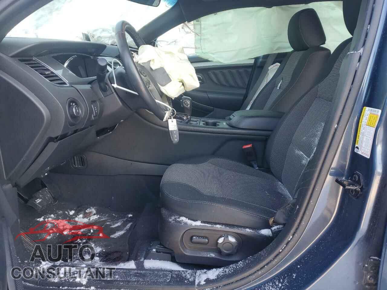 FORD TAURUS 2019 - 1FAHP2E84KG100434