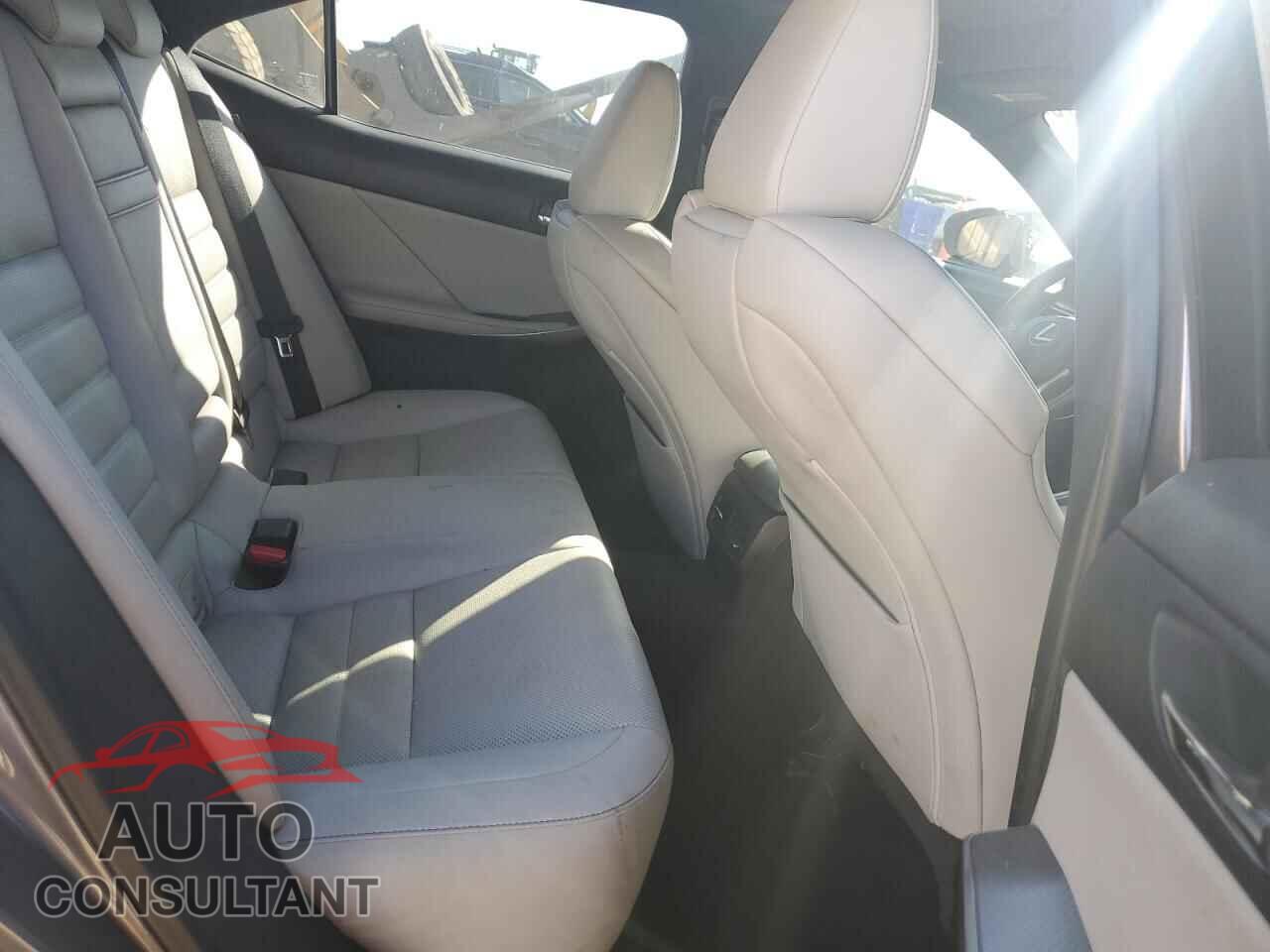 LEXUS IS 2015 - JTHBE1D22F5016545