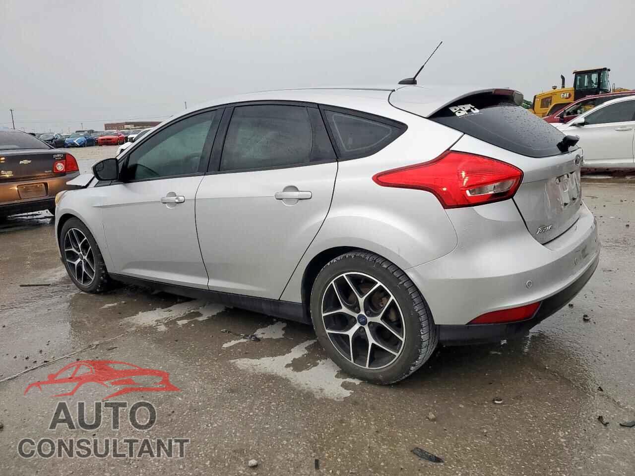 FORD FOCUS 2017 - 1FADP3M22HL255131