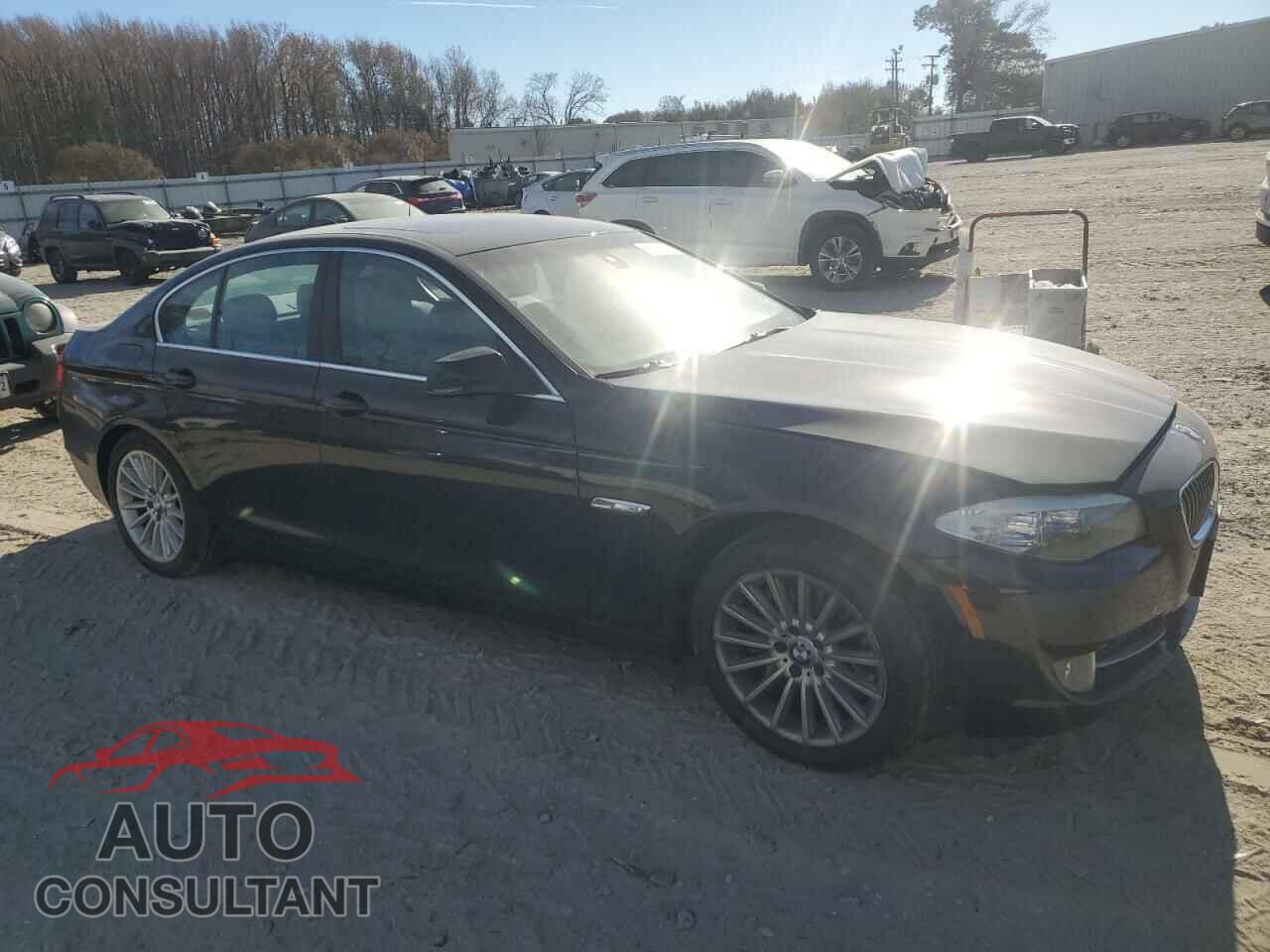 BMW 5 SERIES 2011 - WBAFR7C55BC803613