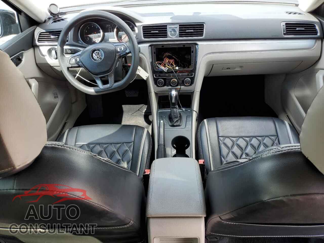 VOLKSWAGEN PASSAT 2016 - 1VWAS7A30GC030220