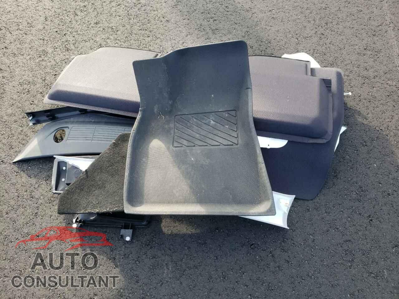 TESLA MODEL 3 2023 - 5YJ3E1EA8PF489846