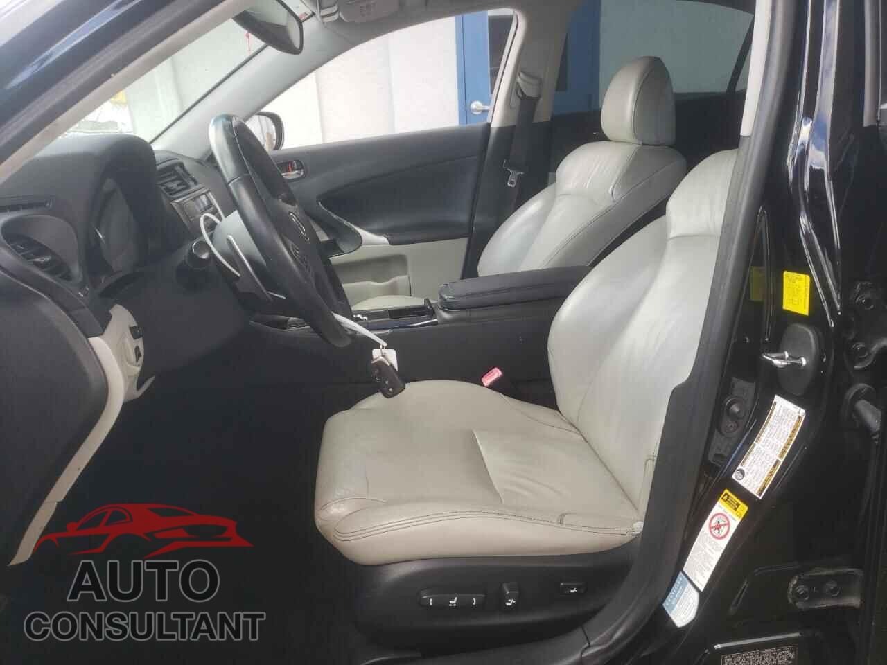 LEXUS IS 2011 - JTHBF5C28B5144112