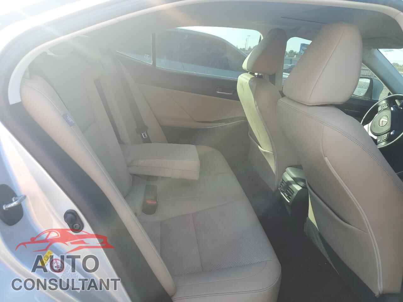 LEXUS IS 2017 - JTHBA1D21H5043377